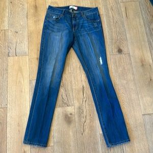 Cabi Distressed Blue Jeans Style #5165 in EUC. Size 6.,